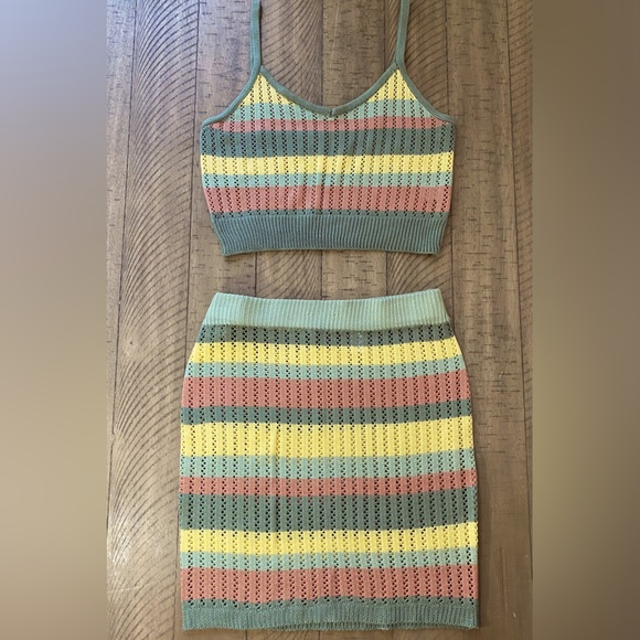 Dresses & Skirts - 🔅 Woman’s 2 Piece Knitted Stripped Skirt and Crop Top🔅